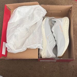 New Balance Size 10 wide New in box
